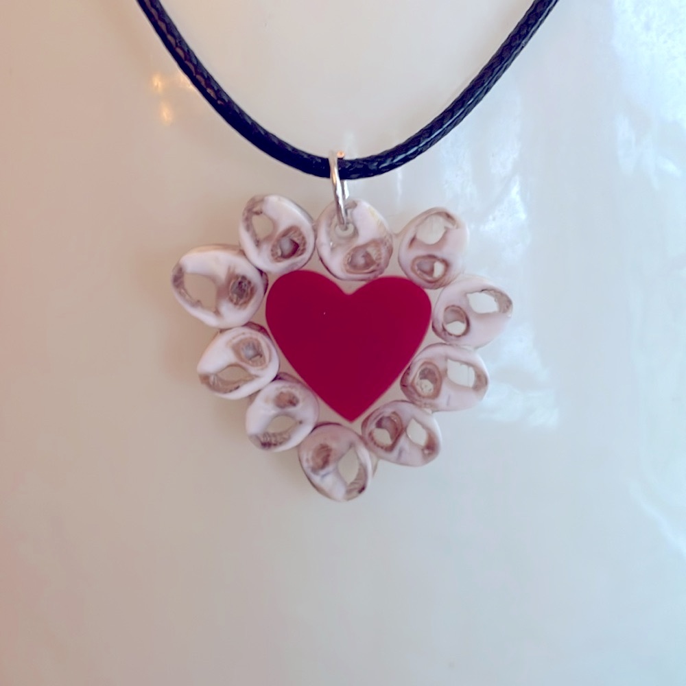 HAND CRAFTED PENDANT CORD NECKLACE SEASHELL HEART CHOKER BOHO CHARM MEDALLION - Picture 3 of 11